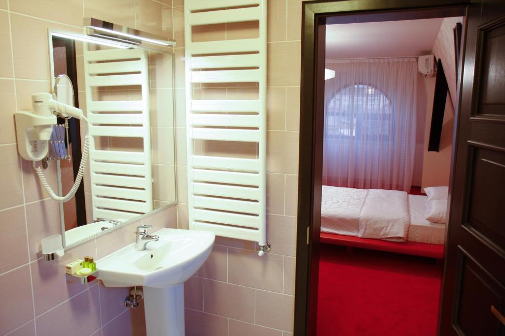 Hotel Anna Junior Targu Jiu Bilik gambar