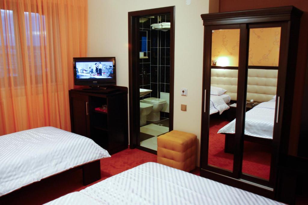 Hotel Anna Junior Targu Jiu Bilik gambar